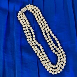 Gorgeous KJL Jacqueline Kennedy faux triple strand pearl necklace